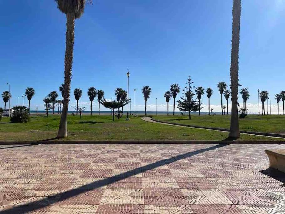 Moderna Y Alegre Vivienda Junto Al Mar . Apartment Roquetas de Mar Exterior photo